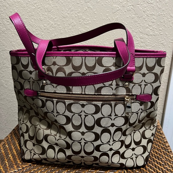 Authentic Coach bag - Picture 3 of 4